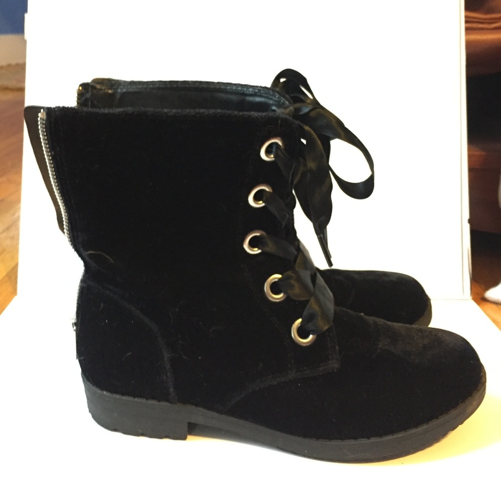 Nine West Black suede combat boots size 6.5